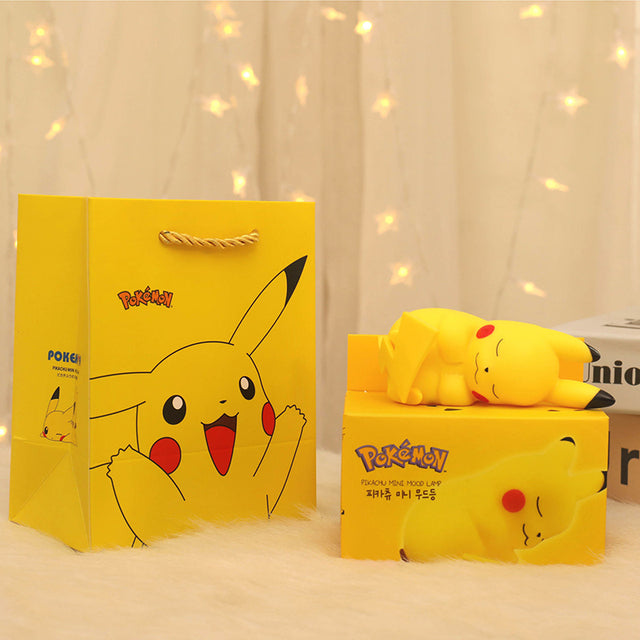 Lámpara de noche con forma de monstruo de bolsillo Pikachu