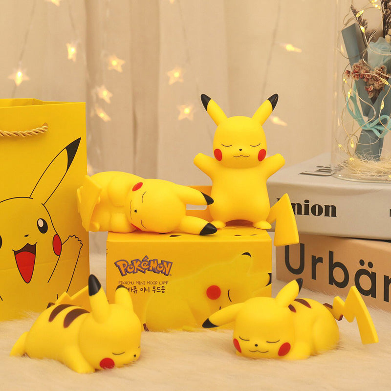 Lámpara de noche con forma de monstruo de bolsillo Pikachu