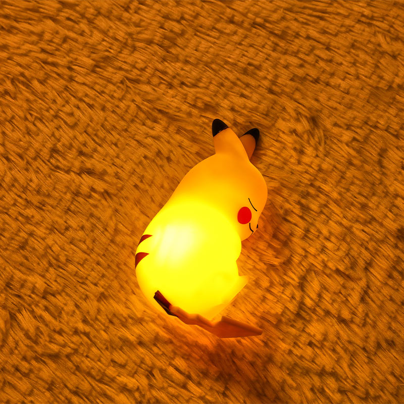 Lámpara de noche con forma de monstruo de bolsillo Pikachu
