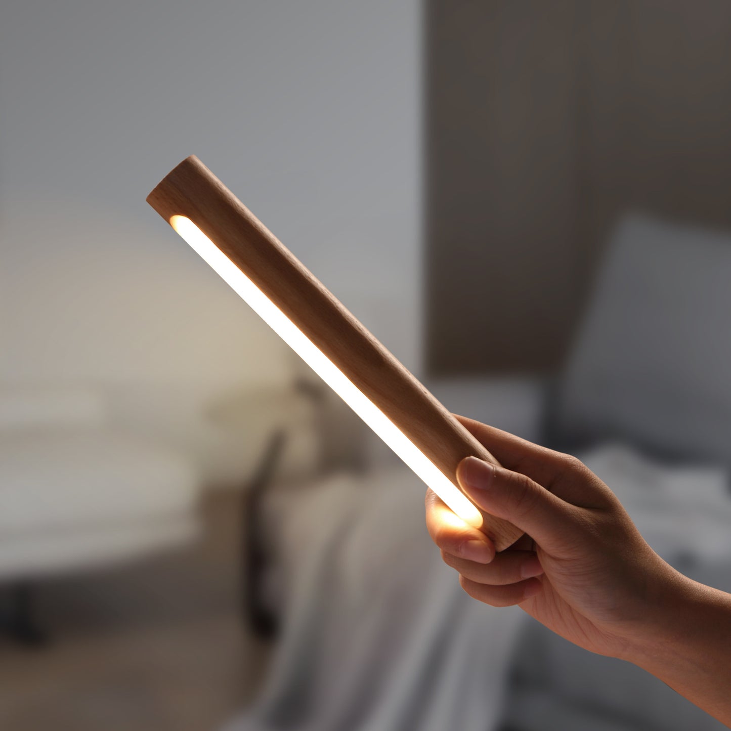 Lampe de bureau minimaliste en bois